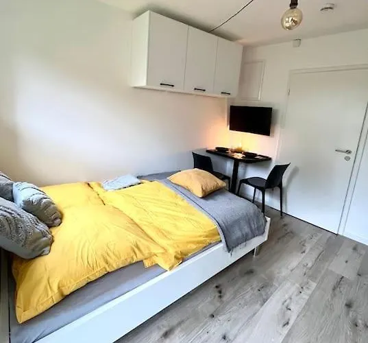 Greenroom Apartment