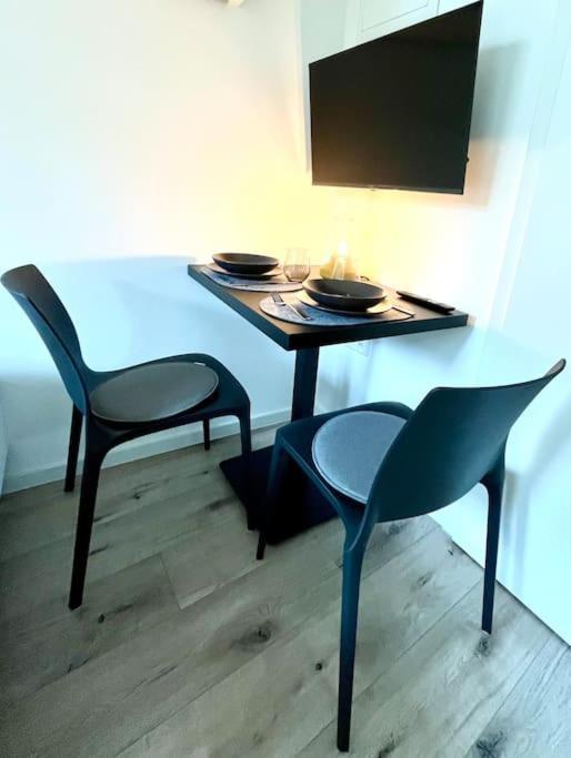 Greenroom Apartment *