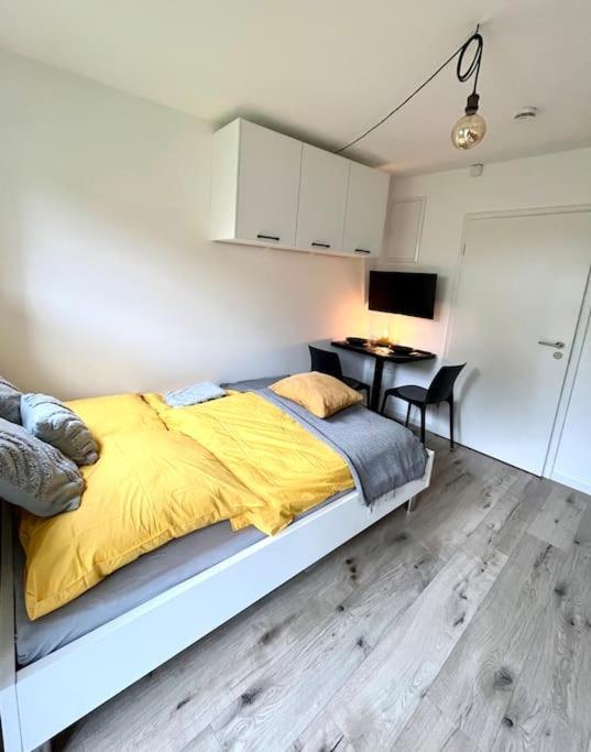 Greenroom Apartment *