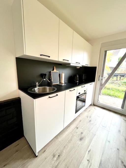 Greenroom Apartment *